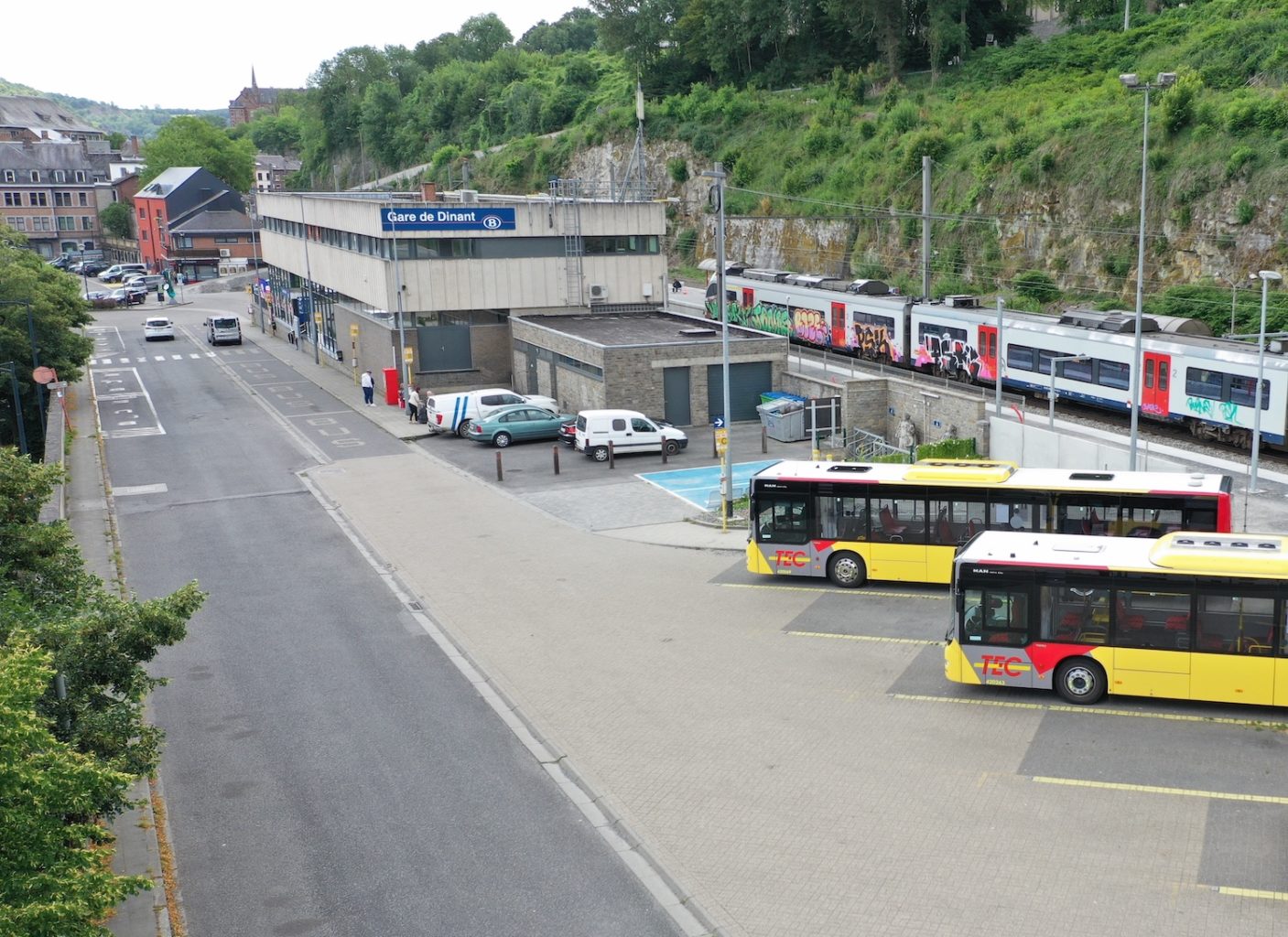 Gare de Dinant Tec SNCB